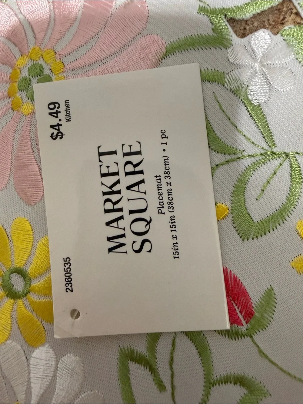 market square round embroidered placemats nwt set of 4  New with tags  Beautiful